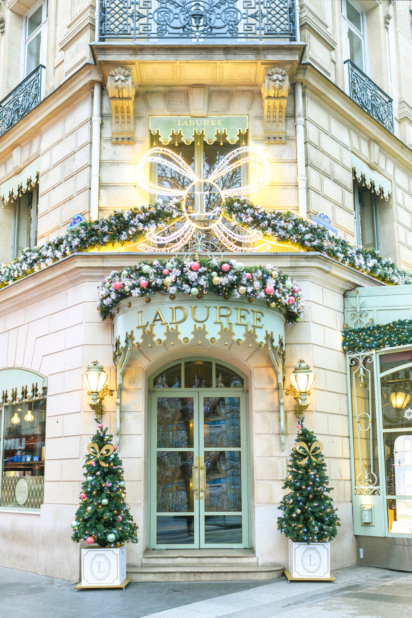 Laduree Bow on Champs Elysees